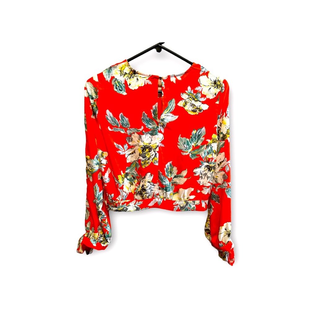 Forever 21 Contemporary style beautiful blouse for young women